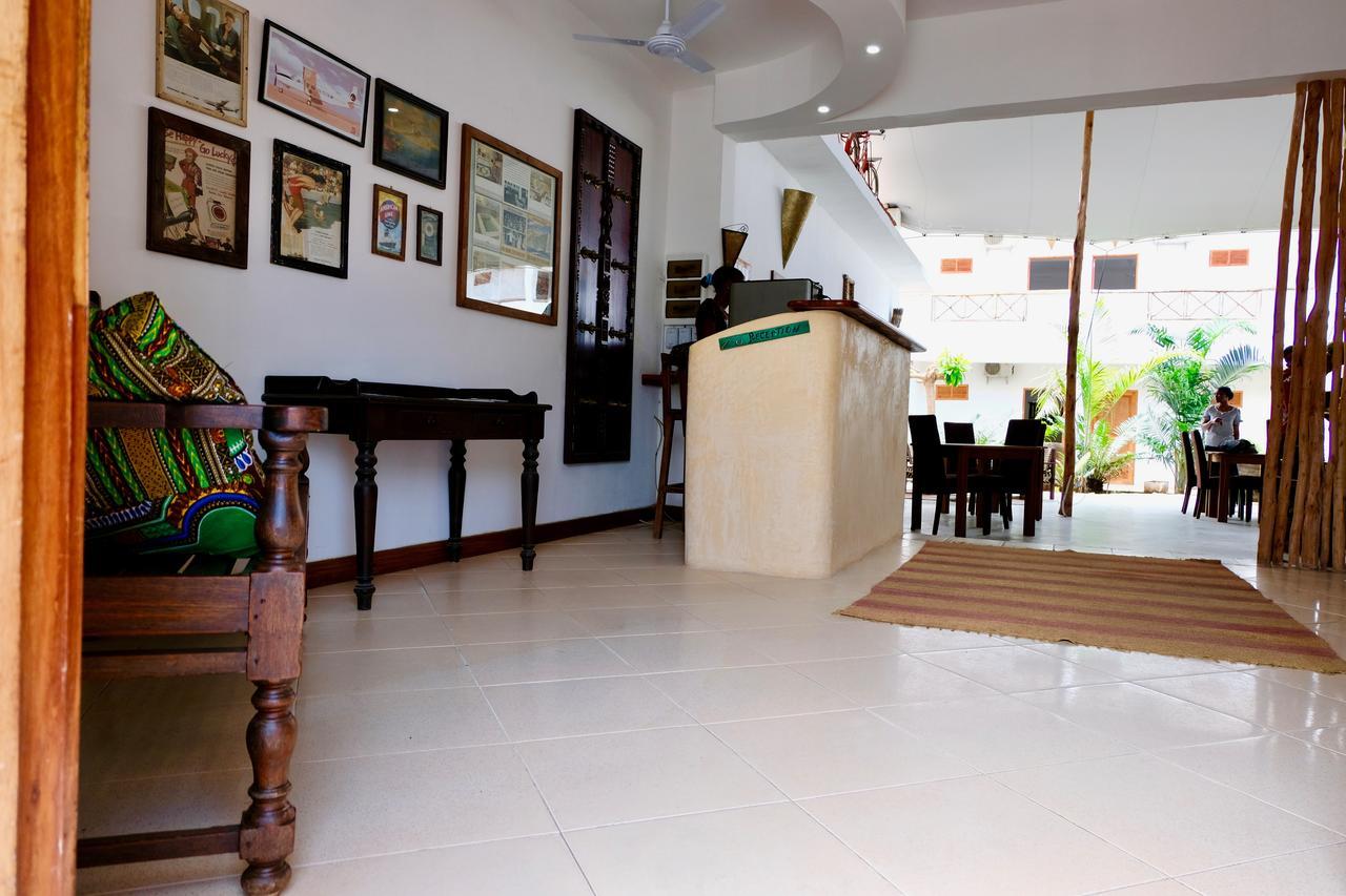 27 Cafe Zanzibar Airport Hotel Exteriör bild