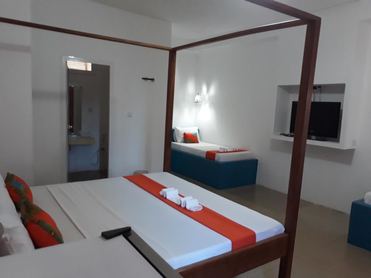 27 Cafe Zanzibar Airport Hotel Exteriör bild