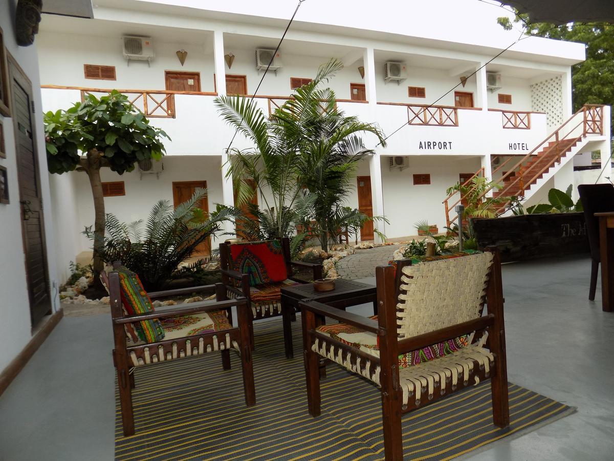 27 Cafe Zanzibar Airport Hotel Exteriör bild