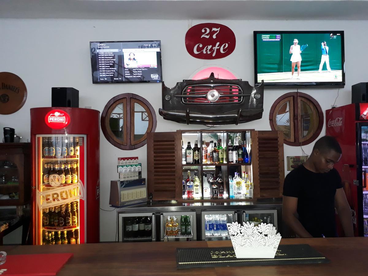 27 Cafe Zanzibar Airport Hotel Exteriör bild