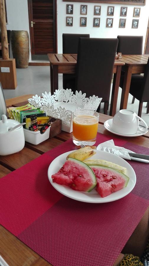 27 Cafe Zanzibar Airport Hotel Exteriör bild